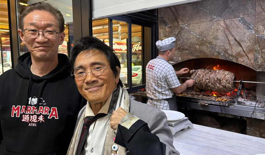 Ankara'da lezzet diplomasisi: Japon Büyükelçi Tamura cağ kebabı denedi