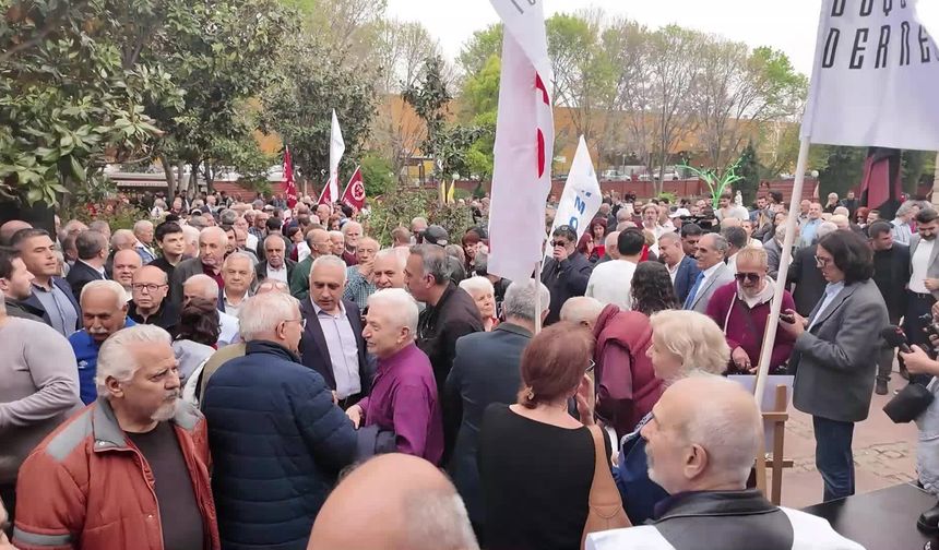 Efeler Belediyesi'ne ait Nevzat Biçer Nikah ve Konferans Salonu'nun vakıf tesciline tepki... Efeler Belediye Başkanı Yetişkin: Gerekirse avukatlar ordusu kuracağız. Direne, direne, kazanacağız