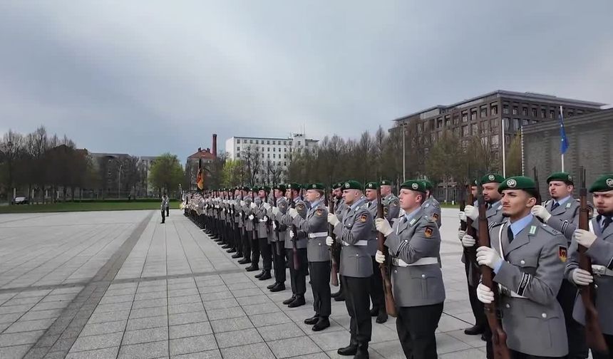 Genelkurmay Başkanı Bayraktaroğlu, Almanya'da resmi temaslarda bulundu