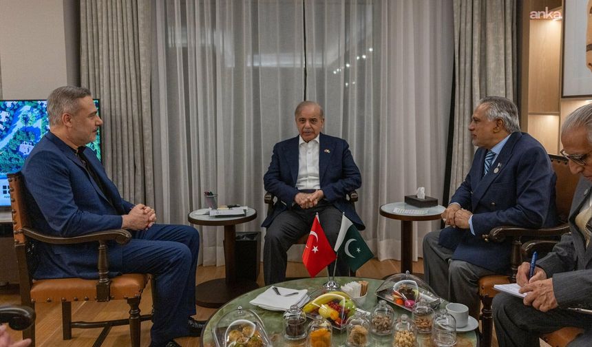 Hakan Fidan, Pakistan Başbakanı Şahbaz Şerif ile görüştü