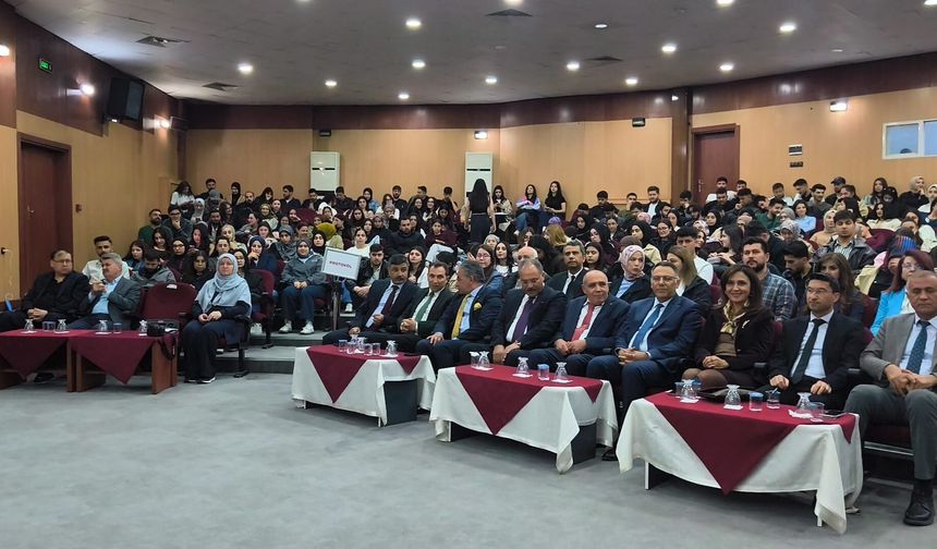 Iğdır'da 'Alican Sınır Kapısı' konferansı: Kapının faaliyete geçmesi ticaretin canlanmasına ve halklar arasında etkileşim köprüsü kurulmasına katkı sağlayacak