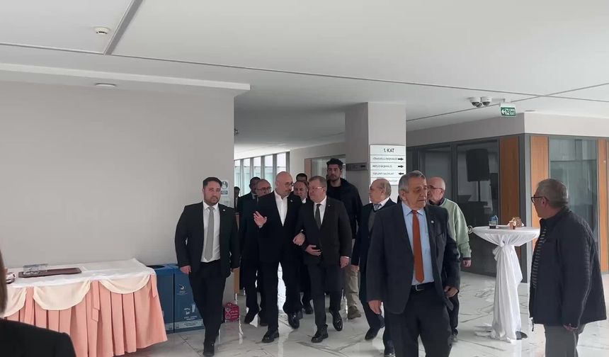 Uğur Poyraz: Benim ikinci bahar yaşaması gereken emeklim, evde kombiyi kısmakla uğraşıyor