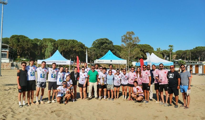 Burhaniye de Plaj Korfbol Türkiye Şampiyonası yapıldı
