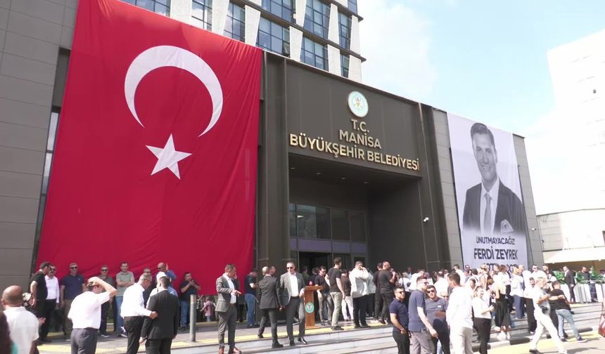Ferdi Zeyrek vefatının birinci yılında Manisa'da anıldı