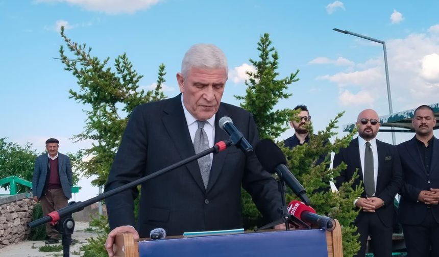 Müsavat Dervişoğlu, Tunceli'de Sarı Saltuk Türbesi'ni ziyaret etti