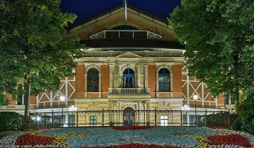 Almanya'nın üst düzey yöneticileri Bayreuth Festivali'nin 150. yılında buluştu