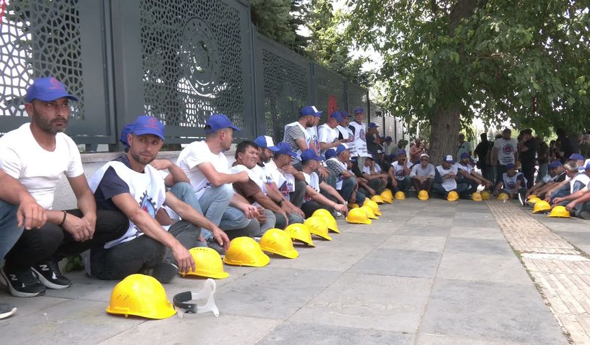 Doruk Madencilik işçileri, Çalışma ve Sosyal Güvenlik Bakanlığı önünde: 'Perşembe gününe kadar gelişme olmazsa farklı aksiyonlar alacağız'