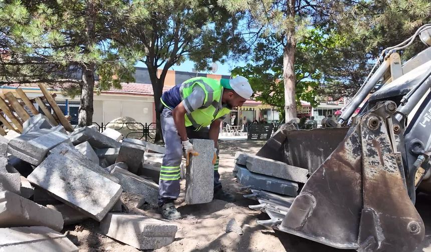 Tepebaşı Belediyesi'nden Uluönder Parkı'nda yenileme çalışması
