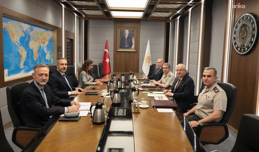 Yaşar Güler ile Hakan Fidan MSB'de bir araya geldi