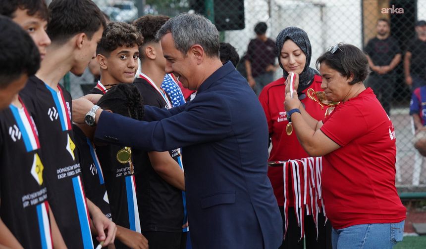 Beyoğlu'nda Zafer Bayramı coşkusu futbol turnuvasıyla taçlandı