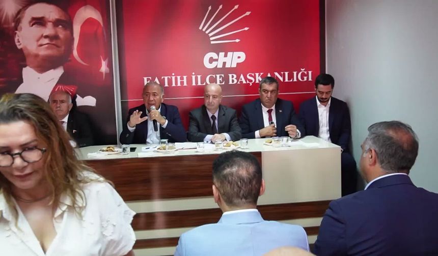 Gürsel Tekin: '103 yıllık partimizin kapatılmaması için kendimizi kalkan ettik'