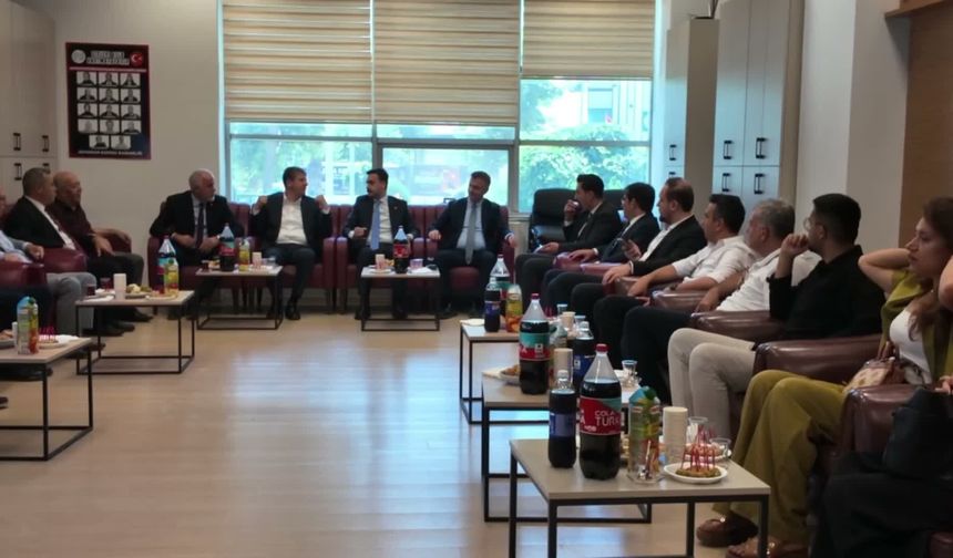 Adıyaman Belediye Başkanı Tutdere, yeni adli yıl dolayısıyla Adıyaman Barosu'nu ziyaret etti