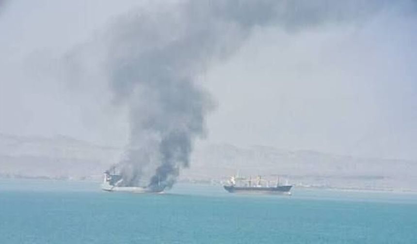 Hürmüz Boğazı'nda tanker vuruldu! Yangın çıktı