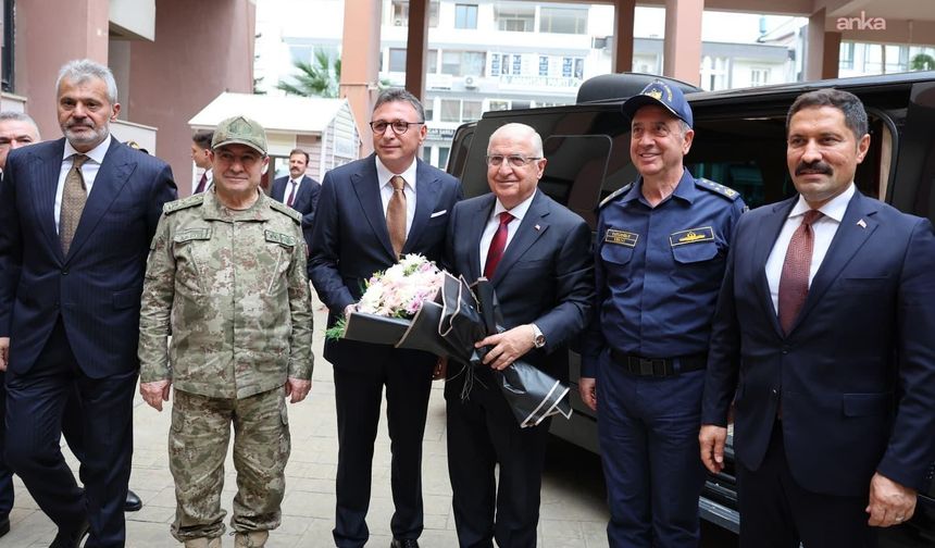 Milli Savunma Bakanı Yaşar Güler, İskenderun'da ziyaretlerde bulundu