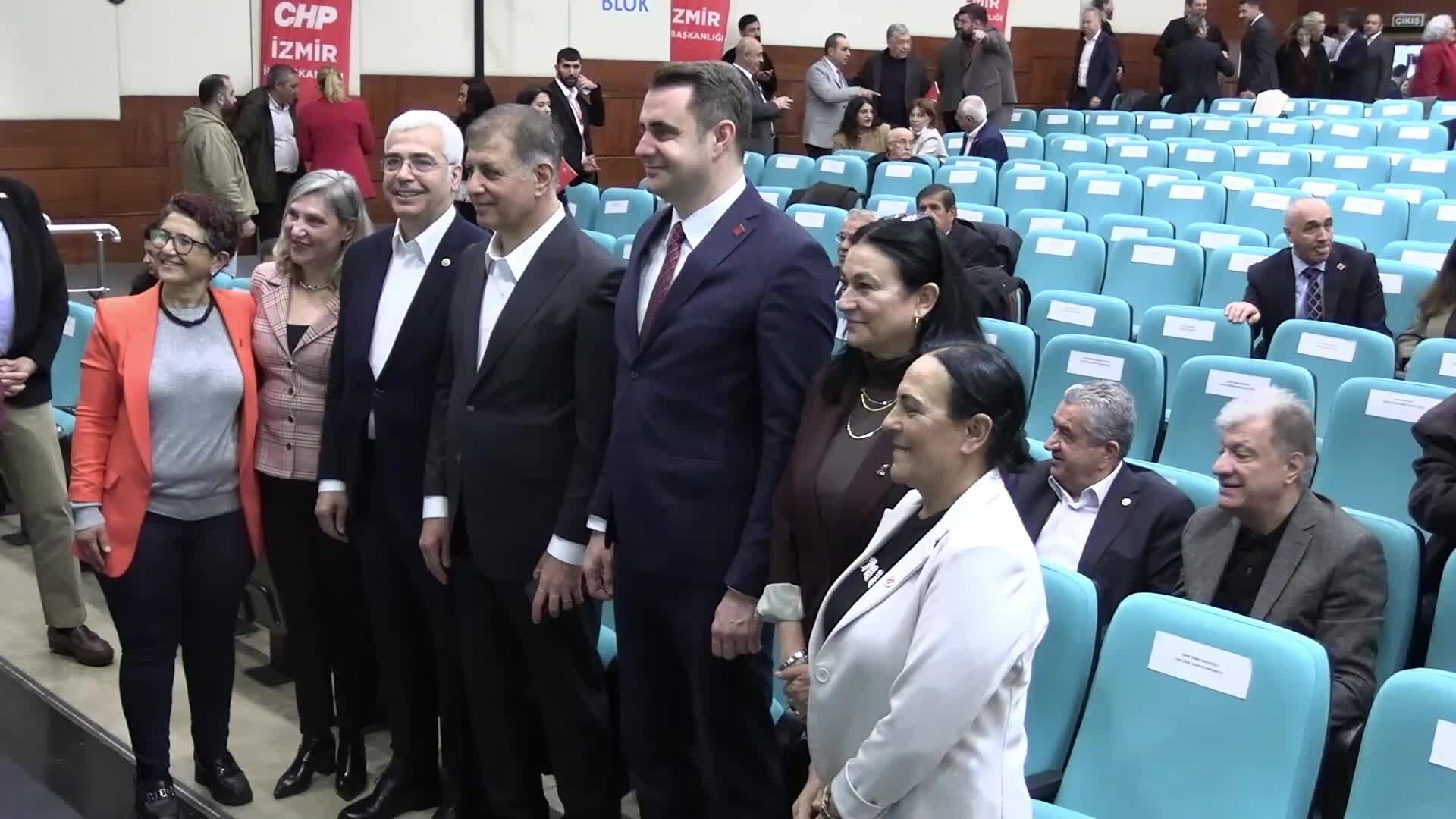 CHP İzmir İl Başkanlığı İl Danışma Kurulu... Gökçe Gökçen: 'Bakanlıklar aracılığıyla işletilen bir darbe ve baskı rejimi var'