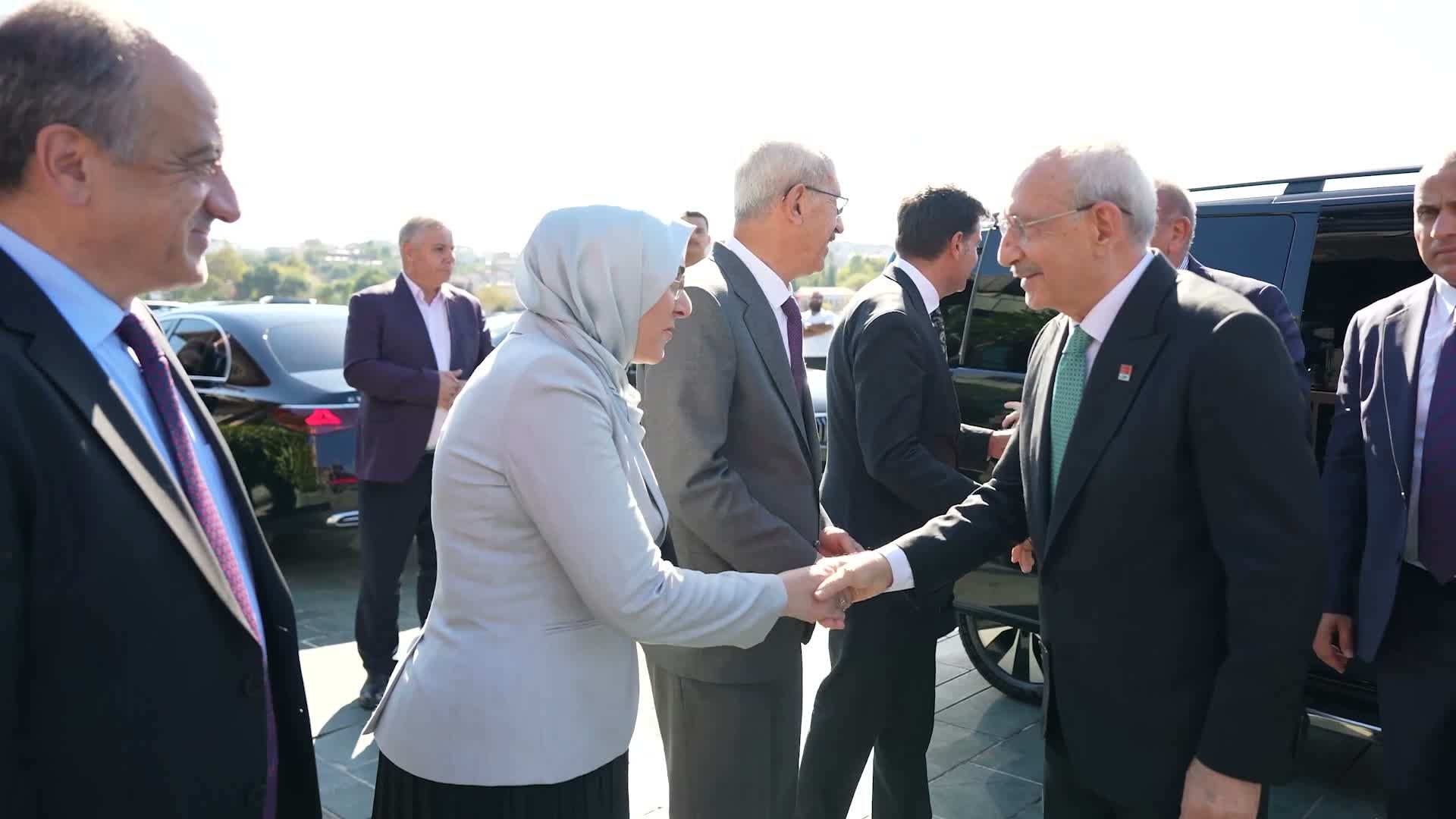 Ahmet Davutoğlu'nun oğlu Mehmet Davutoğlu ile Ravza Öğüt evlendi