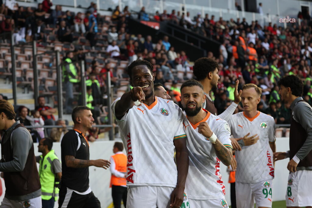 Alanyaspor, Çorum FK'yi deplasmanda 2-1 mağlup etti