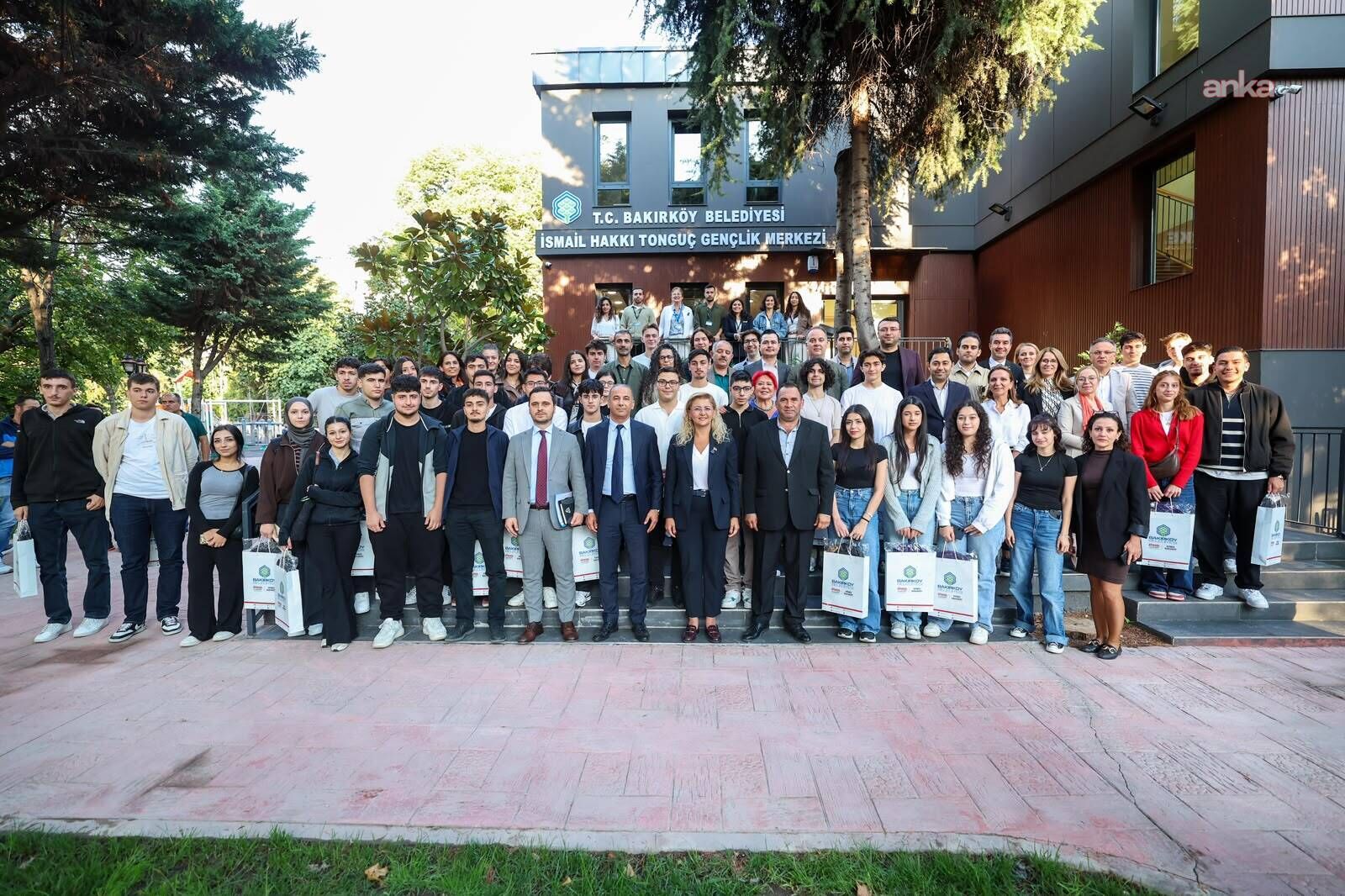 Bakırköy'de gençlerin üniversite başarısı kutlandı