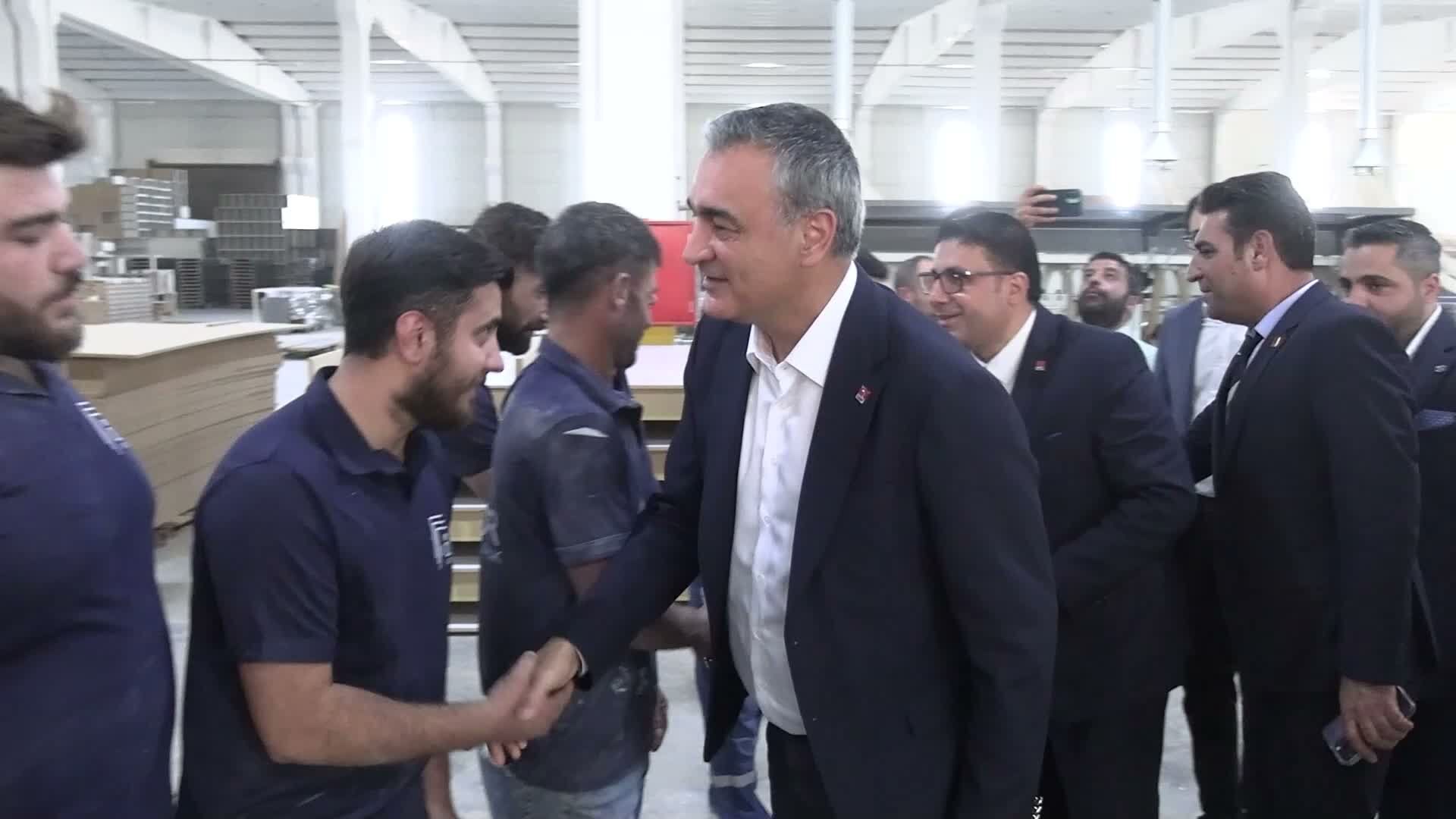 CHP Parti Sözcüsü Sarı, Diyarbakır'da fabrika işçileriyle bir araya geldi