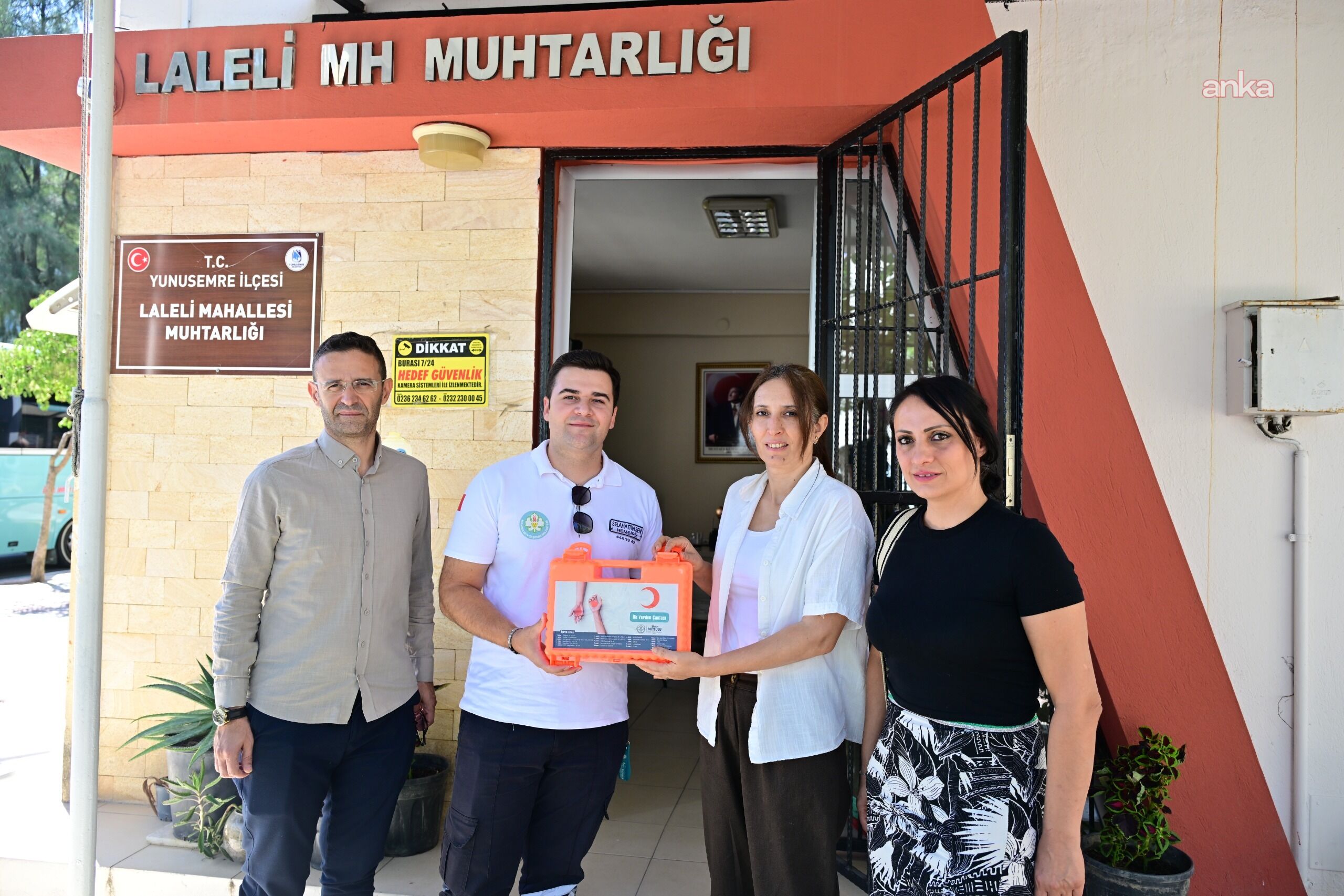 Manisa Büyükşehir Belediyesi'nden il genelindeki muhtarlara ilk yardım çantası