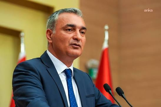 Manisa'da okul önünde silahlı saldırı... CHP Sözcüsü Sarı: 'Öğrencilerin can güvenliğinin tehdit altında olduğu bir tablo kabul edilemez'
