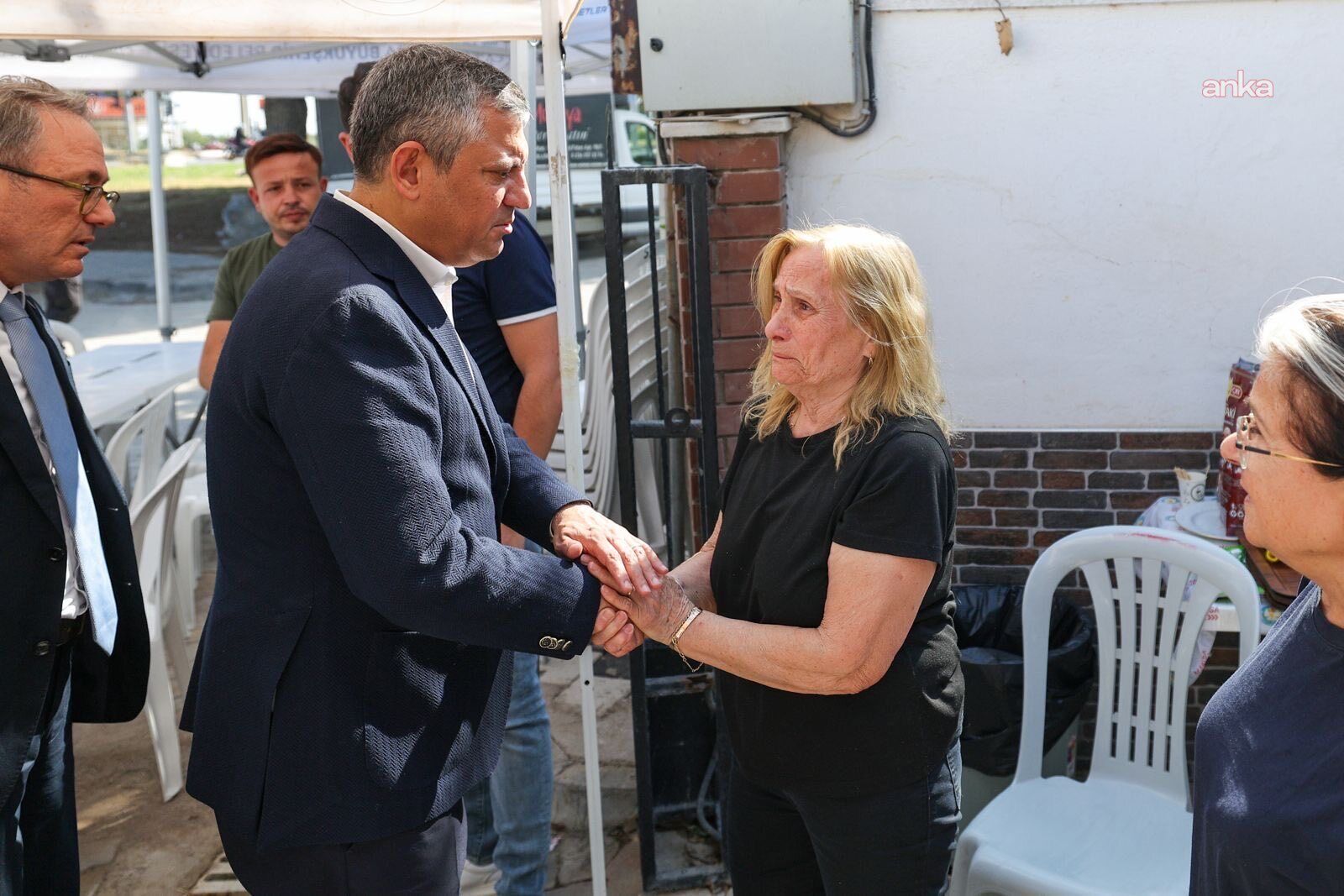 Özgür Özel'den Ruhan Alkan'ın ailesine taziye ziyareti