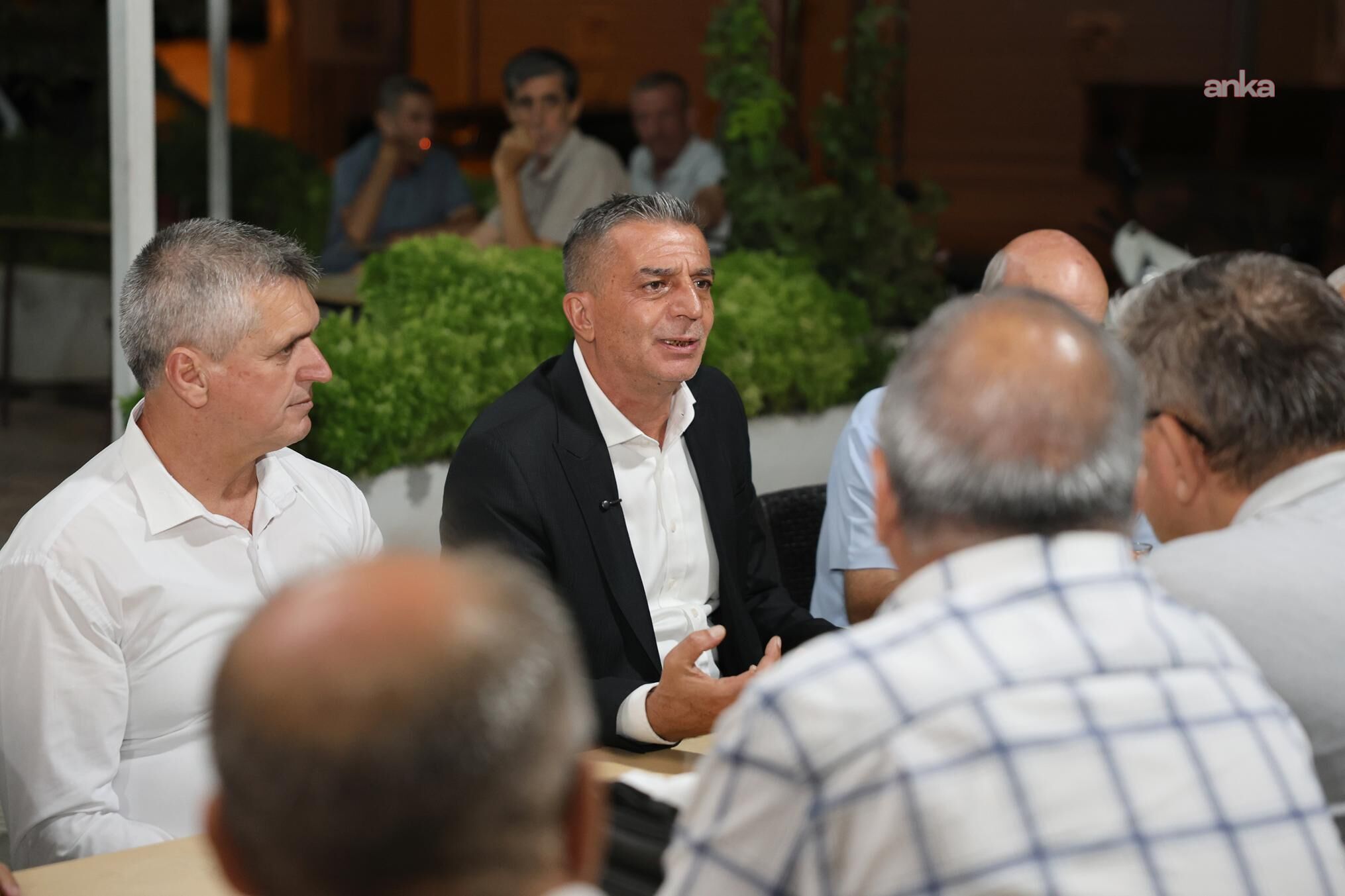 Şehzadeler Belediye Başkanı Şimşek, Aşağıçobanisa sakinlerini dinledi