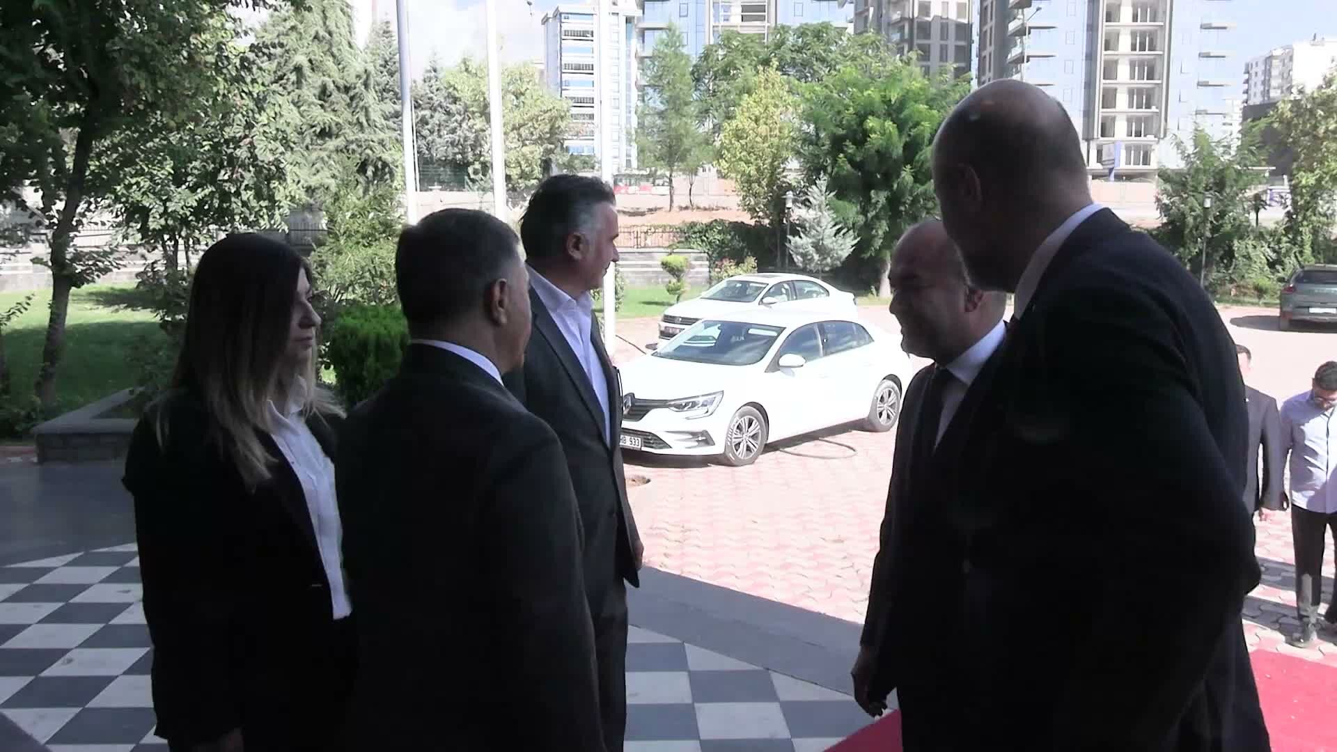 YENİ Partili milletvekilleri Diyarbakır'da saha çalışmasında bulundu