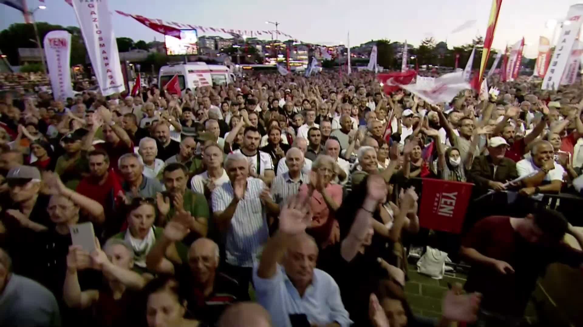 YENİ Parti'nin Üsküdar buluşması.... Ekrem İmamoğlu: Millet kendinin olanı, günü geldiğinde elbette geri alacaktır