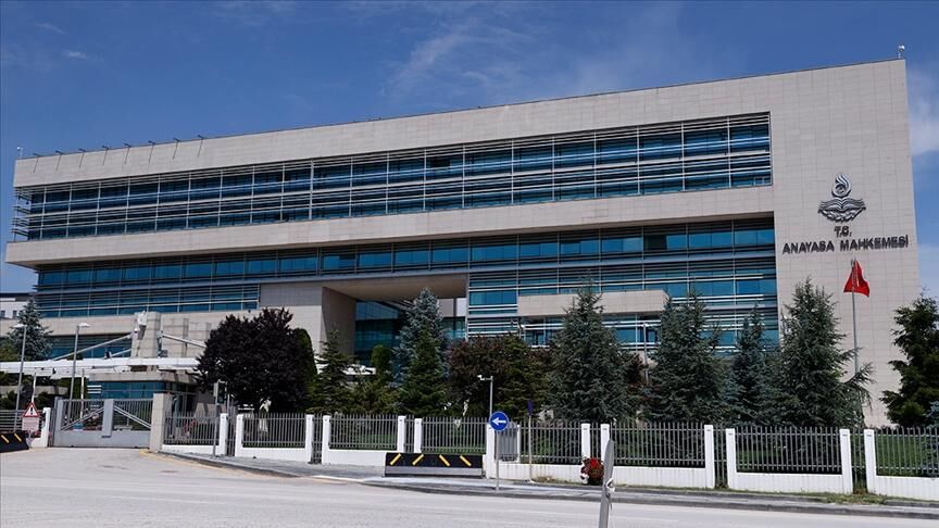 AYM'den 26 siyasi partiye suç duyurusu kararı!