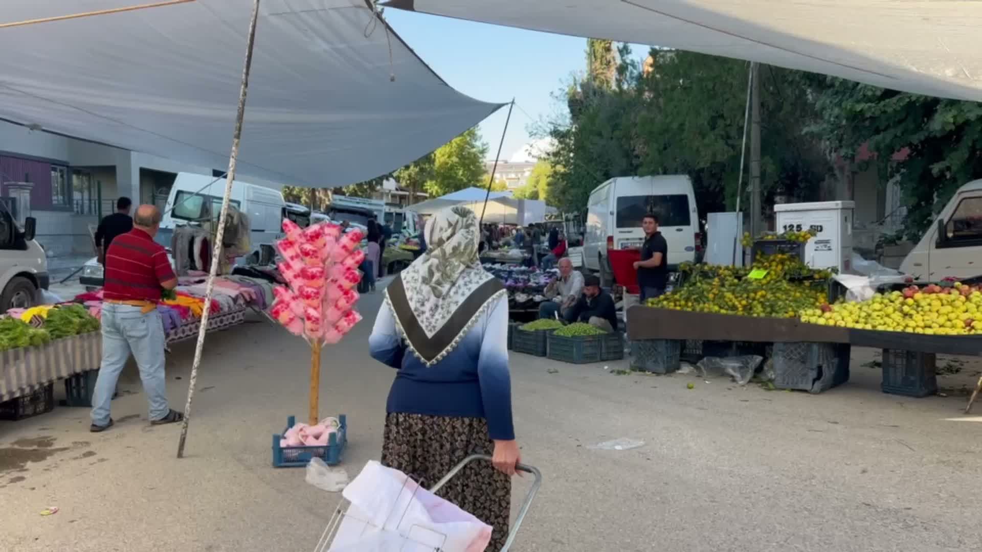 Adıyaman Belediyesi, dört mahalleyi aynı semt pazarında buluşturdu