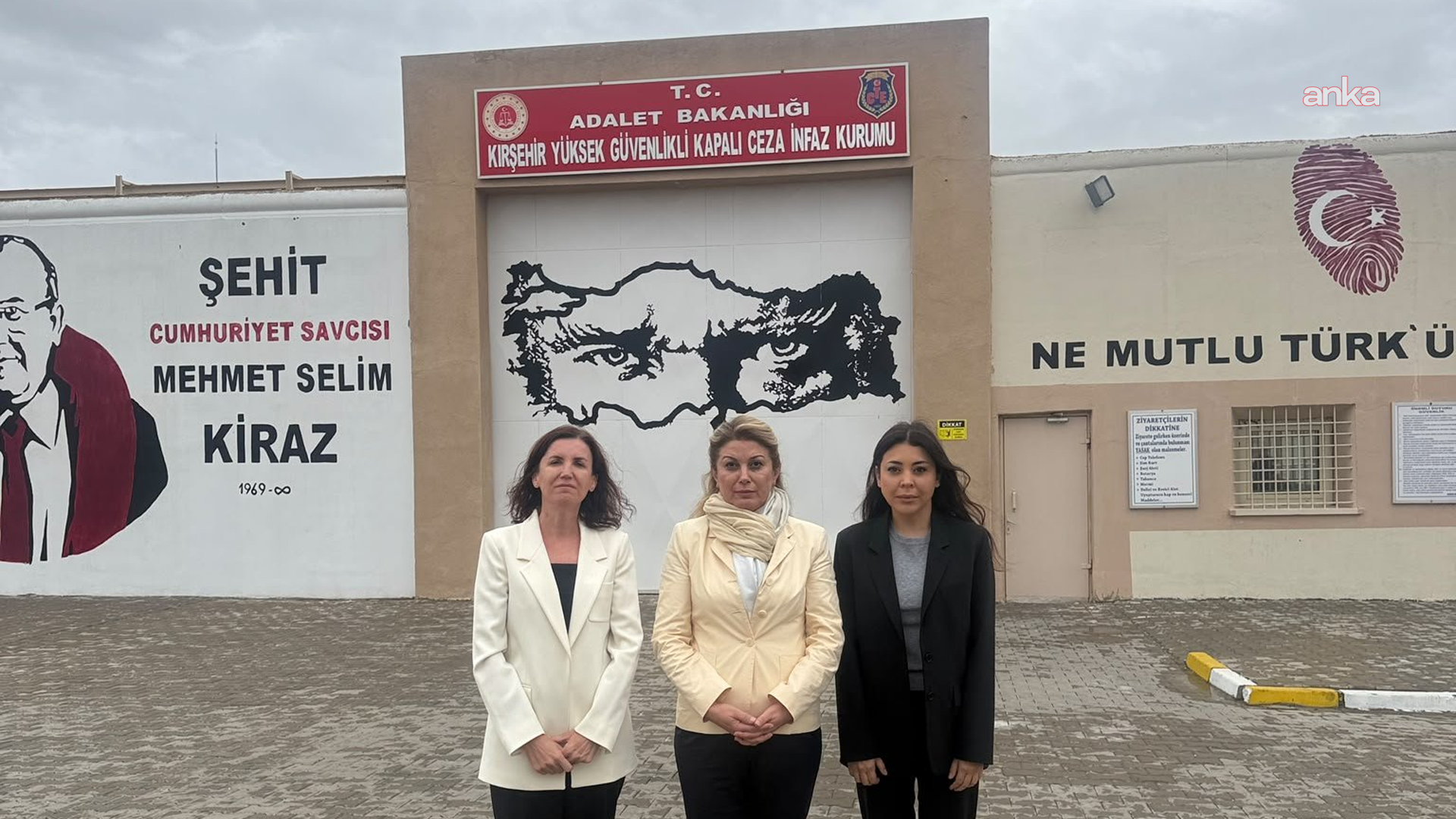 Asu Kaya ve Aliye Coşar'dan Hüseyin Can Güner'e ziyaret