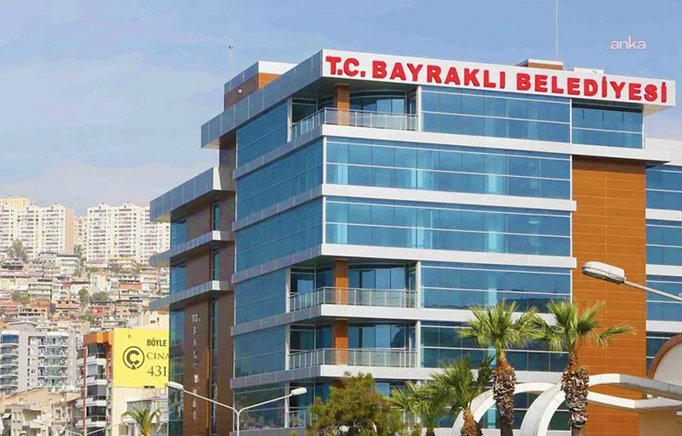 Bayraklı Belediyesi'ne yönelik operasyon: 45 gözaltı