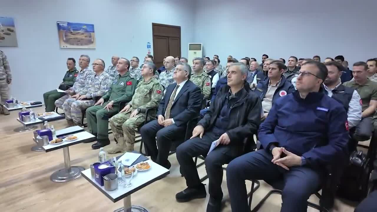 Genelkurmay Başkanı Orgeneral Bayraktaroğlu, SİPER Hava Savunma Sistemi'nin atış faaliyetlerini takip etti