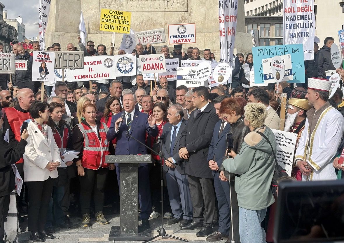Selçuk Özdağ'dan kademeli emeklilik çıkışı!