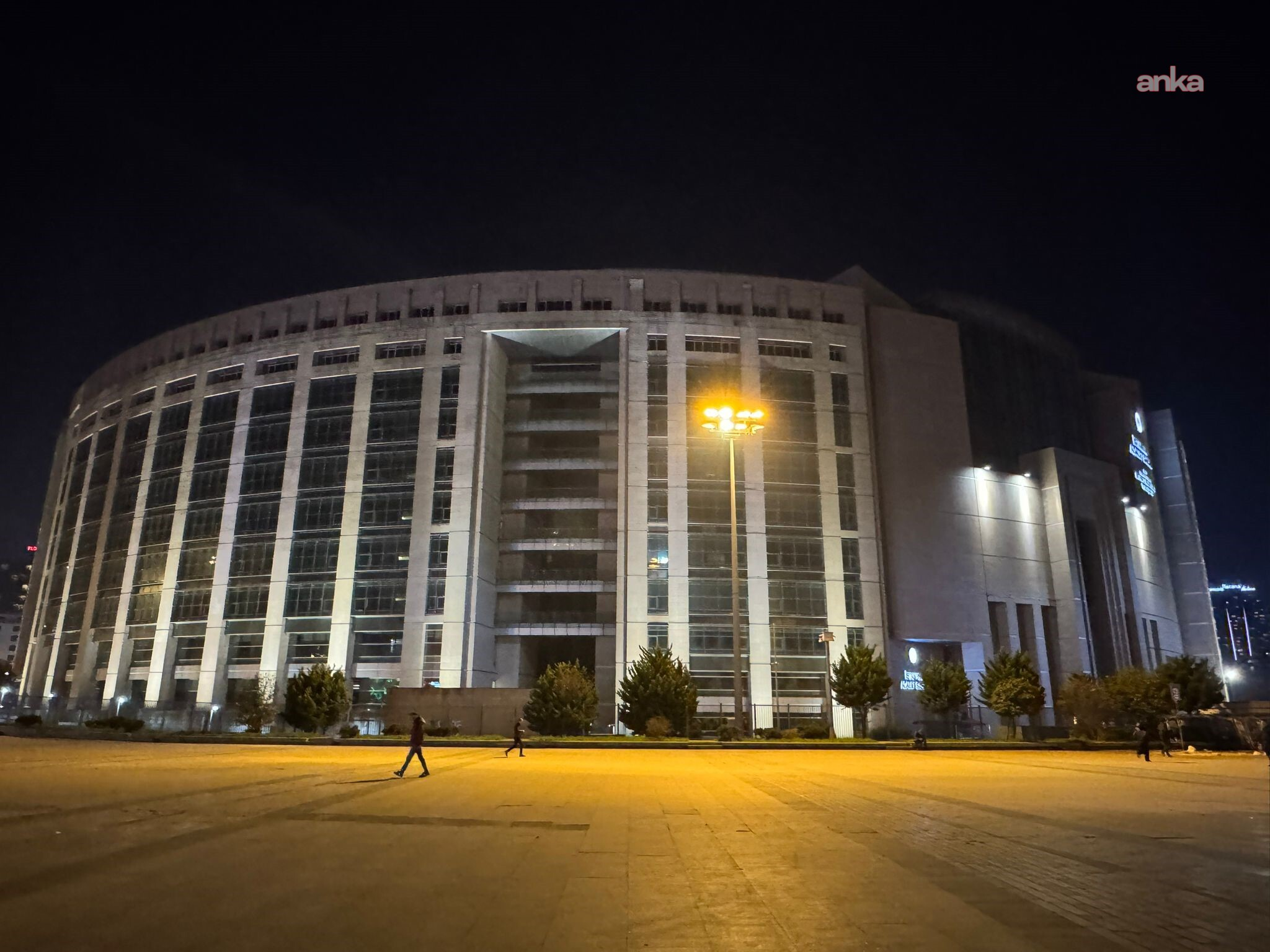 Sarıgül ailesine yönelik soruşturmada, gazeteci Murat Ağırel'in de arasında bulunduğu 15 kişi tutuklandı