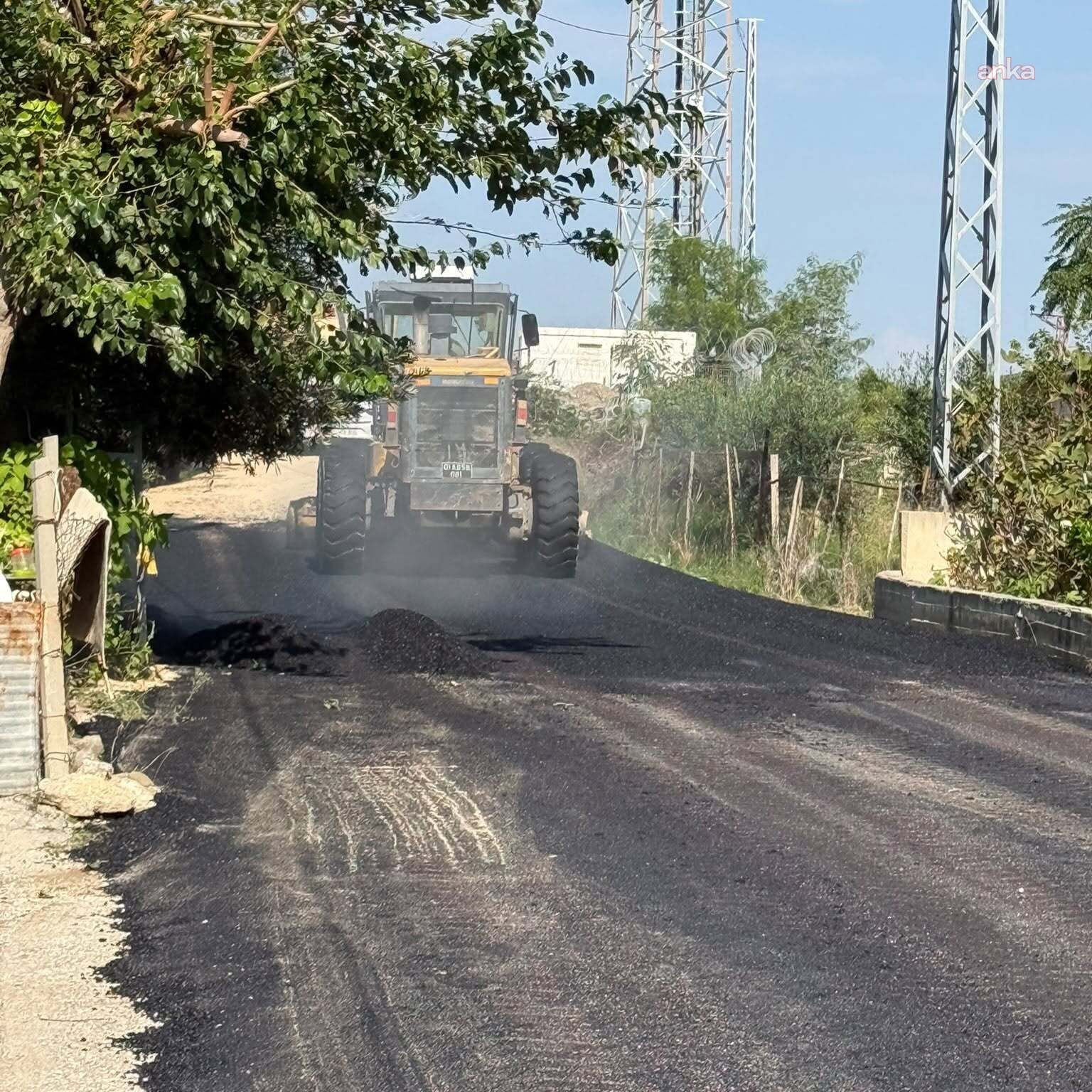 Yumurtalık'ta yol çalışmaları sürüyor: Eksik yollar tamamlanıyor